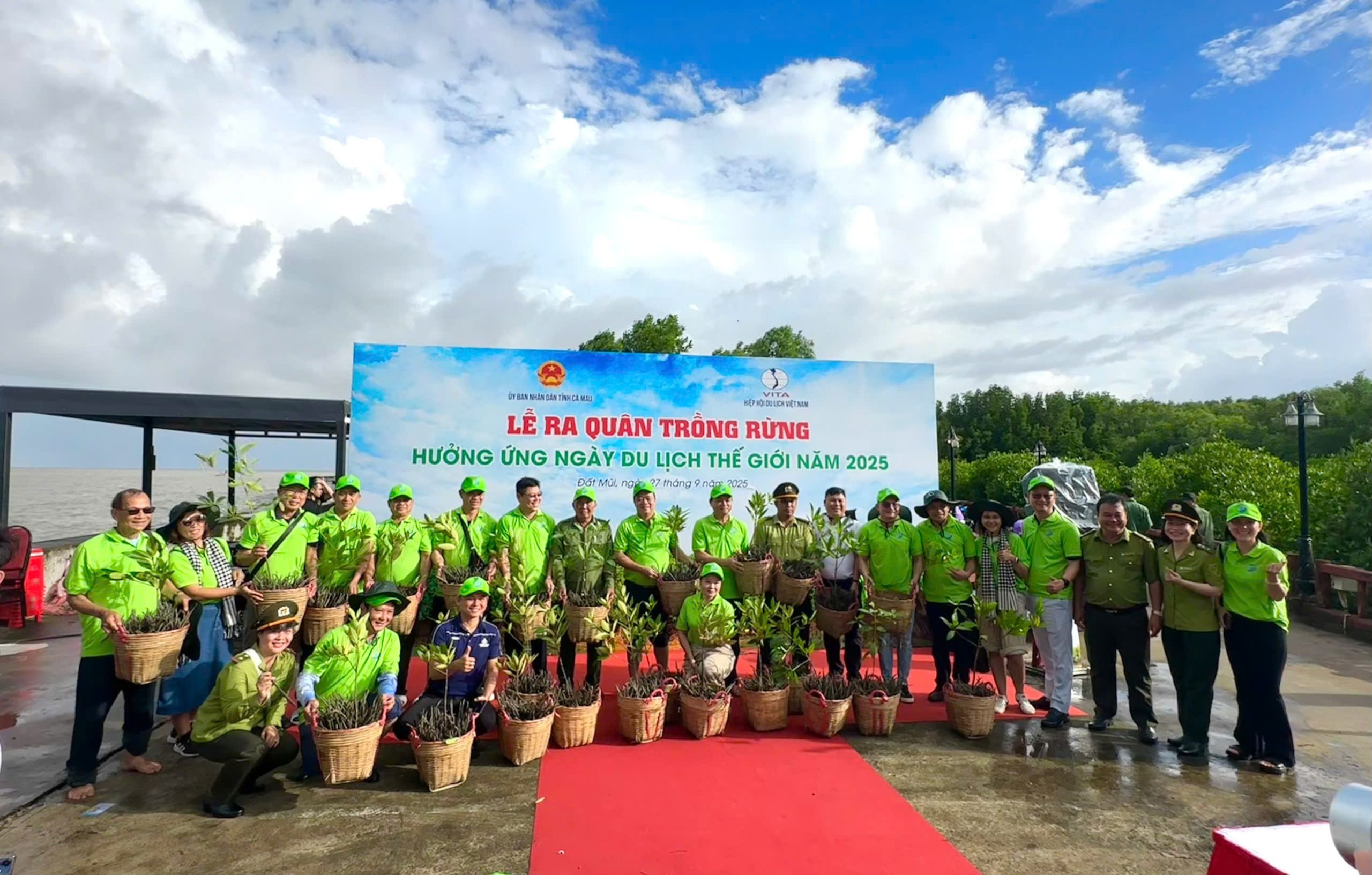 Lễ ra quân trồng rưng hưởng ứng ngày du lịch thế giới năm 2025