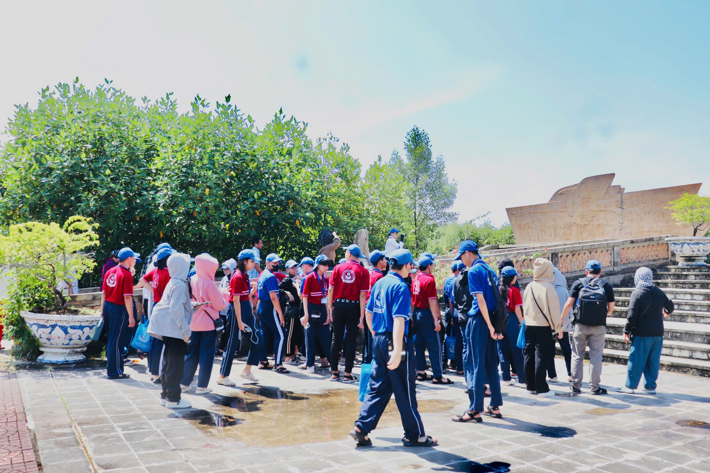 ĐOÀN TRẢI NGHIỆM TRƯỜNG THCS VÀ THPT NHÂN VĂN TPHCM