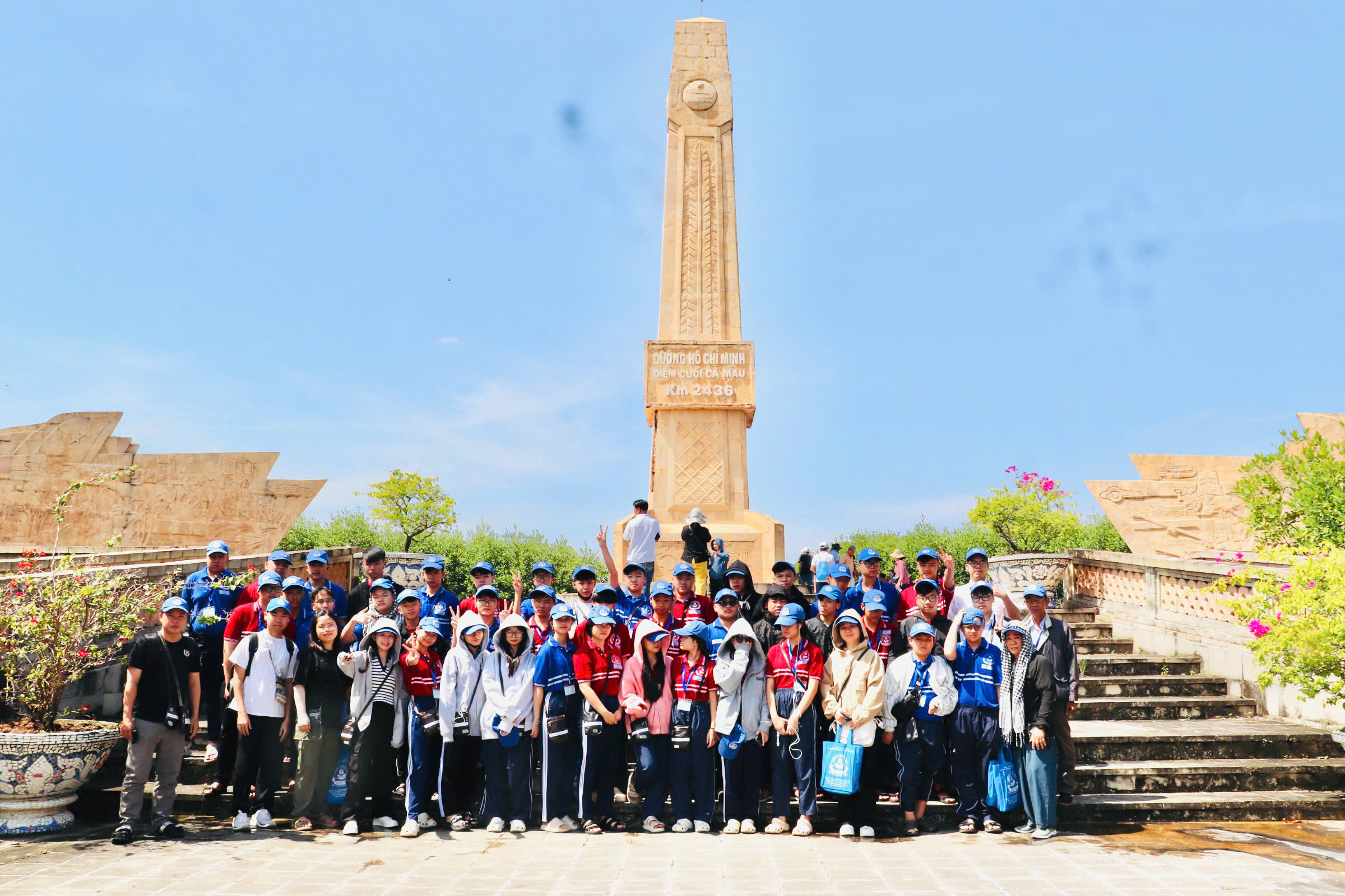 ĐOÀN TRẢI NGHIỆM TRƯỜNG THCS VÀ THPT NHÂN VĂN TPHCM